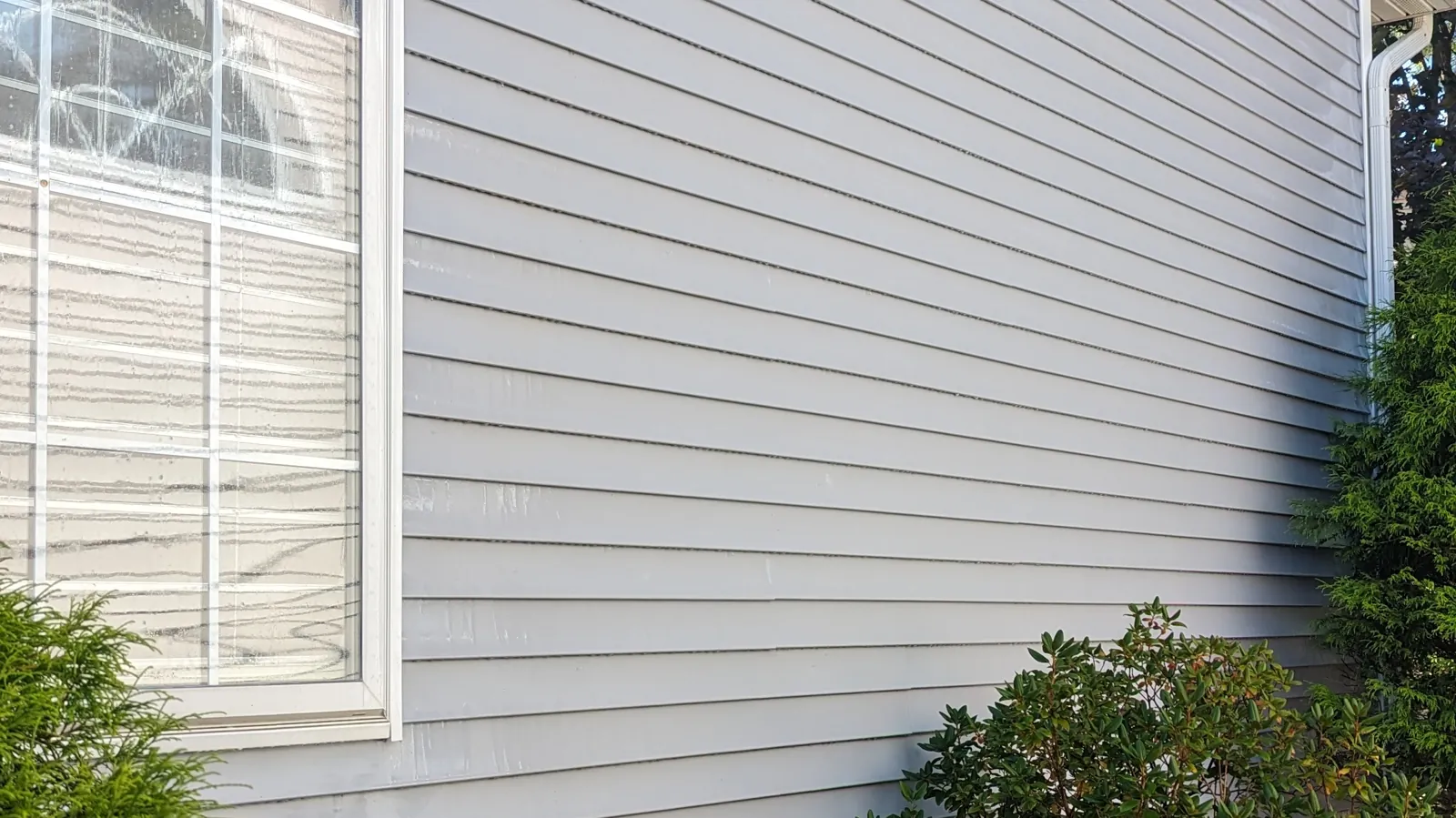 Clean vinyl siding after a soft wash in Barnegat, NJ